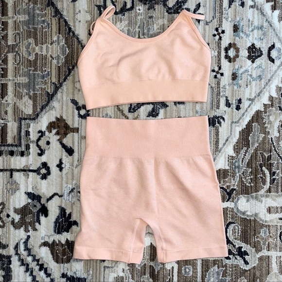 Seamless Workout Set - Picture 2 of 9